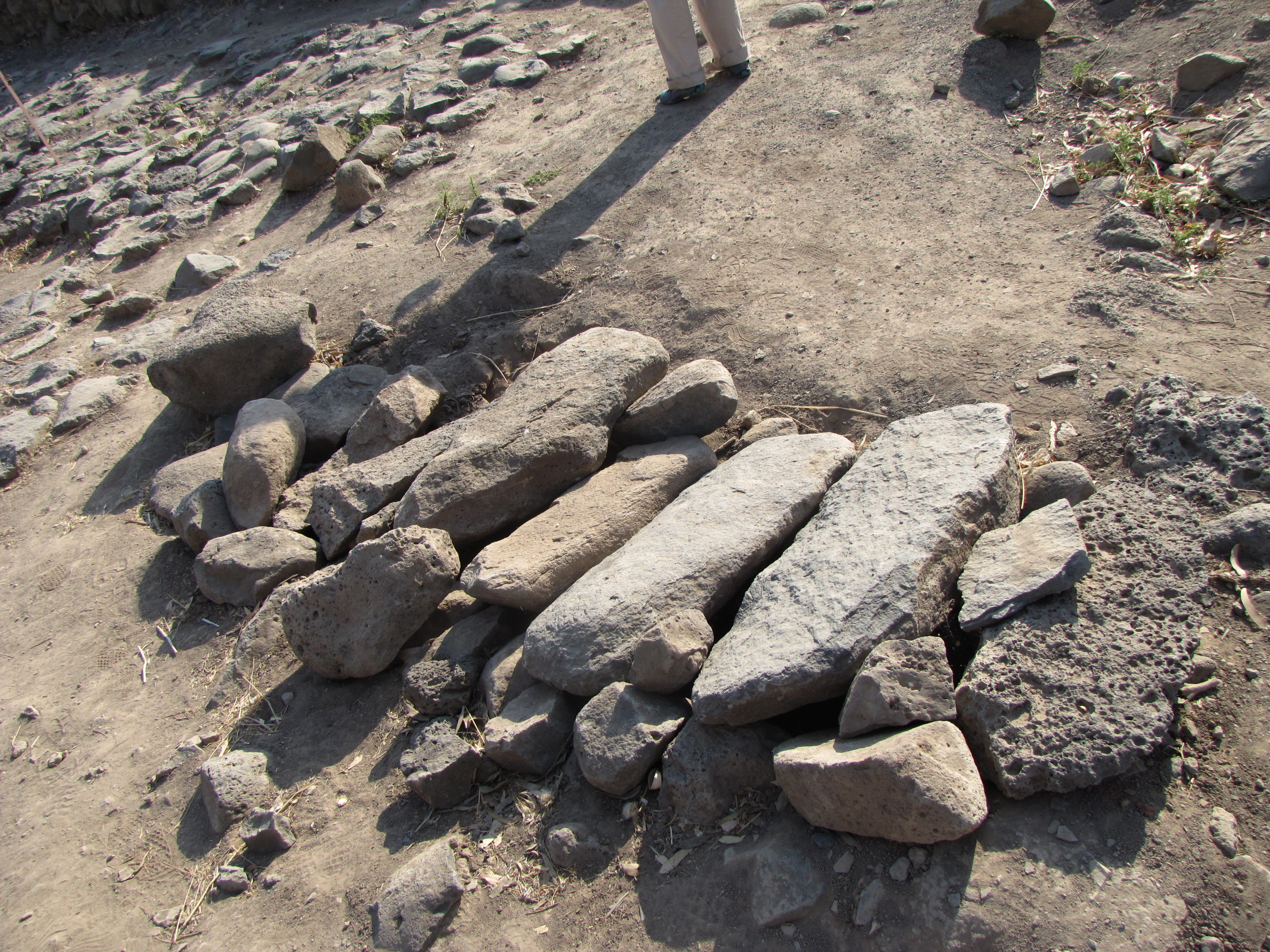 Stone covering for water channel